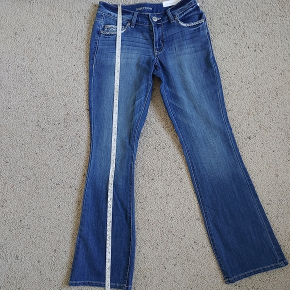 Maurices boot cut Jeans - Picture 2 of 8